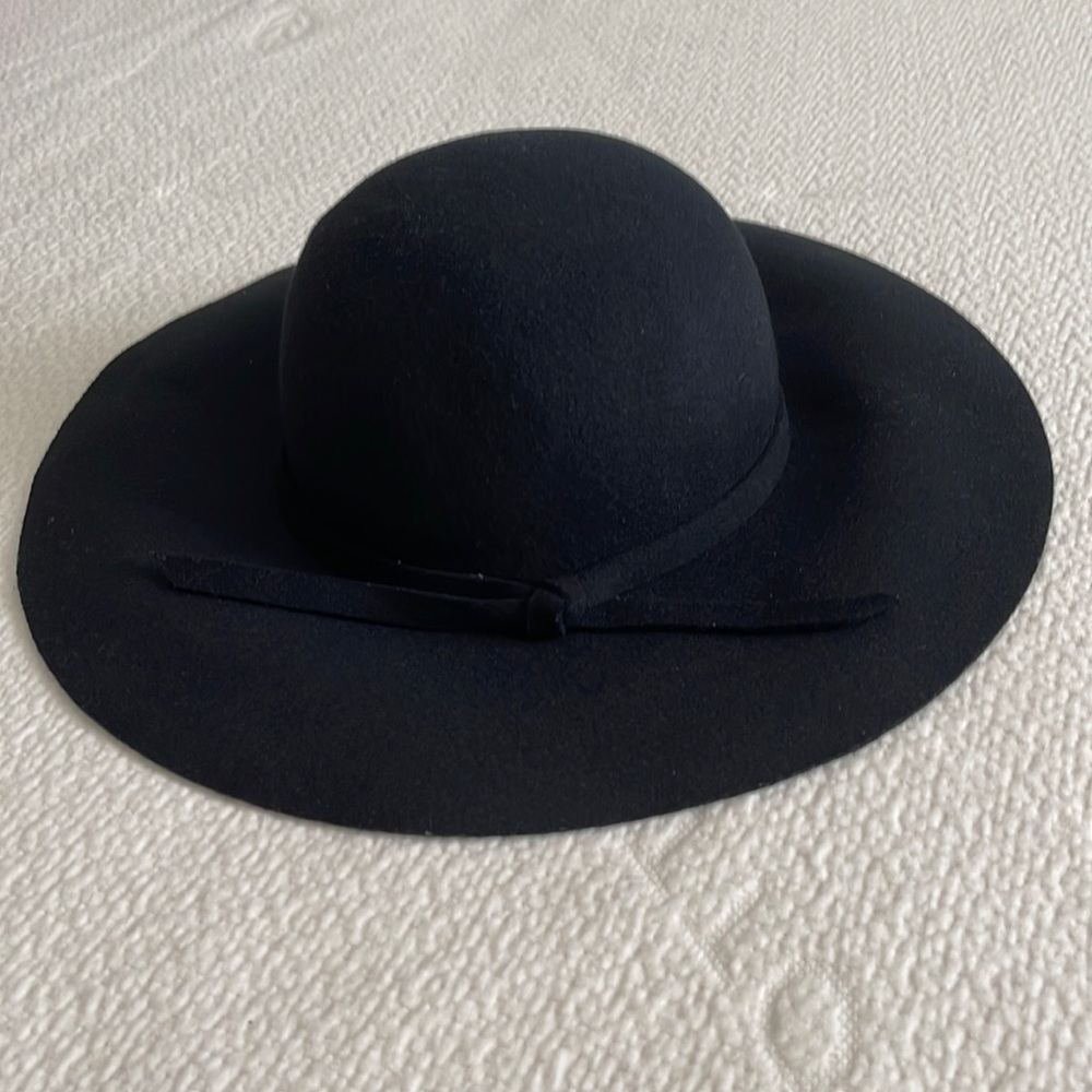 Wool hat women’s black New no tags